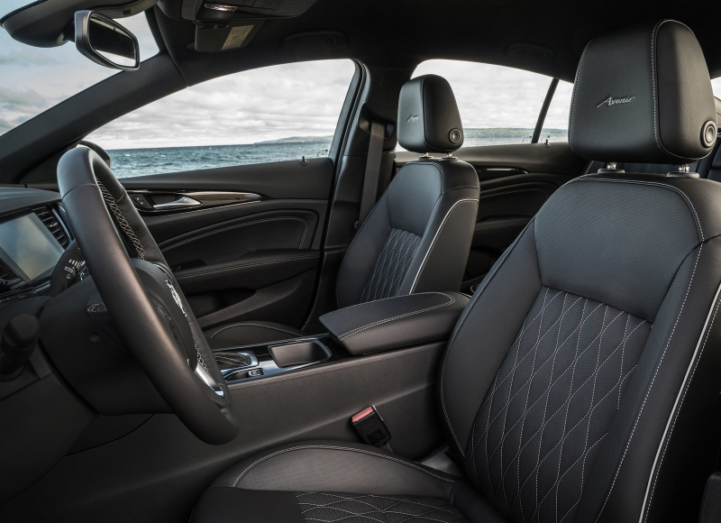 Illustration for article titled The Buick Regal Sportback Avenir Finally Gets a Halfway Luxury Interior